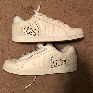 Globe Skate Shoes Size 11